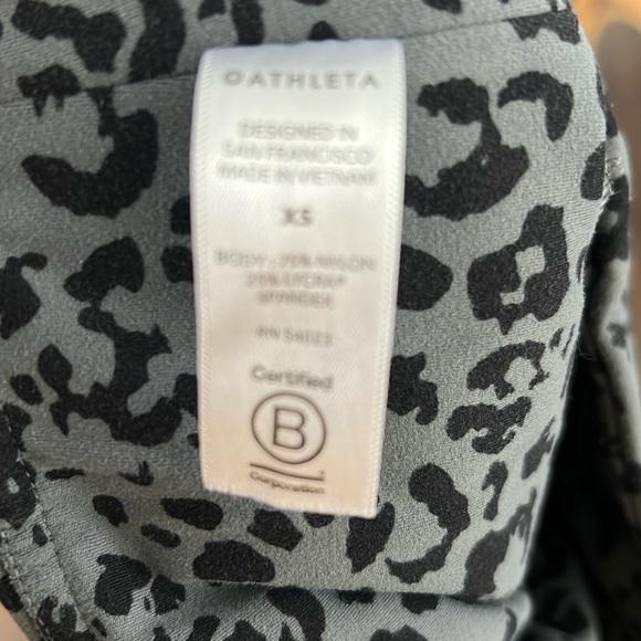 Athleta leopard print Elation high waisted leggings - Picture 3 of 8